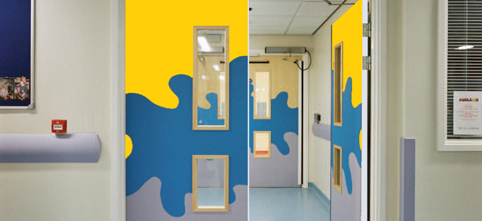 Медицинские двери и системы защиты интерьеров SPI